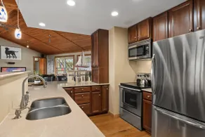 Medina Lake Villa - Large Family Rural Retreat, Pool & Multiple Decks with Views - Image 5