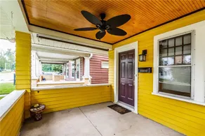 Perfect Location - Next to it all. Large 3br Home - Image 5