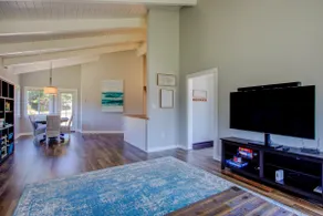 Serene Mendocino Retreat with EV Charger - Image 5
