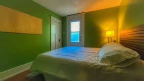 Beautiful 3 bedroom century home steps from uptown - Image 4