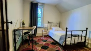 Beautiful 3 bedroom century home steps from uptown - Image 5