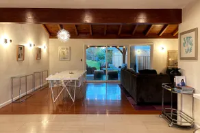 Modern 3 BD/2 Bath Woodland Hills Home, Huge Yard - Image 3