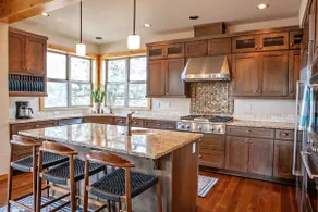 Stunning mtn Views, sleeps 14, Hot tub, rec passes - Image 4