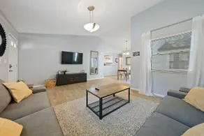 Adorable 3 bed, 1.5 bath Ranch Home with yard - Image 3