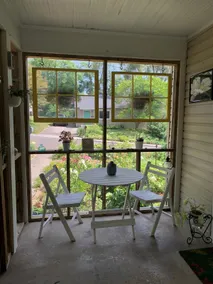 Downtown 2-bedroom cottage. Walking distance to VT - Image 5