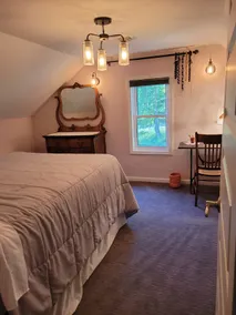 Fort Ransom Getaway~ A Charmed Home with Fire Pit - Image 4