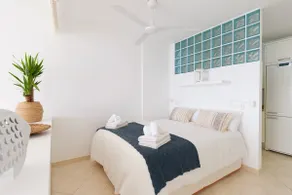 ★ Seaside Studio w/ Sunset Views + Fast Wifi ★ - Image 5
