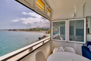 ★ Seaside Studio w/ Sunset Views + Fast Wifi ★ - Image 3