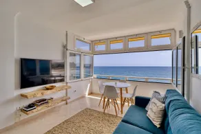 ★ Seaside Studio w/ Sunset Views + Fast Wifi ★ - Image 2