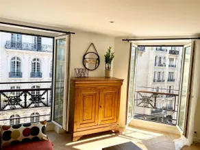 1-Bedroom Apartment Miromesnil Boetie – A/C – - Image 4