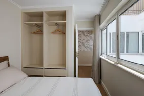 Unique Apartment in Traditional Neighborhood - Image 5