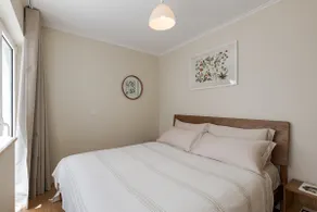 Unique Apartment in Traditional Neighborhood - Image 4
