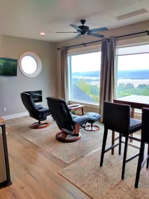 Perched on the Edge! Stunning bluff w/ river views - Image 4
