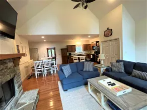 Cheerful 3 Bdrm Lakefront Cottage on Lake Oconee - Image 2