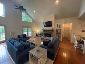 Cheerful 3 Bdrm Lakefront Cottage on Lake Oconee - Image 3