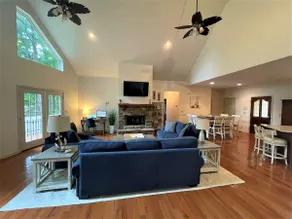 Cheerful 3 Bdrm Lakefront Cottage on Lake Oconee - Image 4