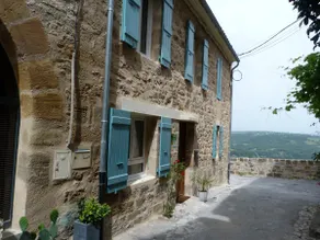 Charming house with exceptional views - Image 2