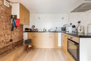 Spacious basement flat in beautiful Calderdale - Image 2