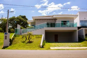 Lakeside house with pool and barbecue area - Image 2