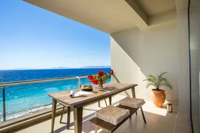 Supreme Sea Views From Top Floor Apartment - Image 5