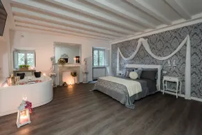 Le Mura Luxury Room ROOM & PERSONAL SPA - Image 3