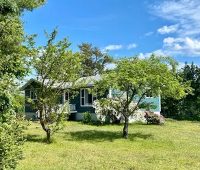 Kaye's Cozy Cottage @ Kings Point Beach Road - Image 2