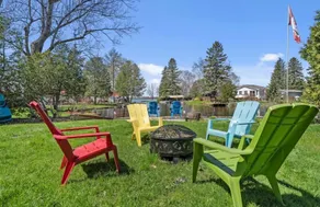 Charming with Modern Amenities, 3 brdms Waterfront, Flexible Rentals - Image 3