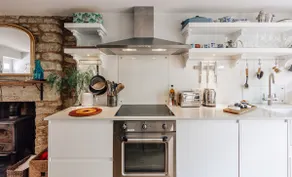 Stylish Cotswold Retreat for two, Log Burner, Garden & Dog Friendly - Image 2