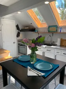 Modern Oceanview Cottage - Image 3