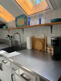Modern Oceanview Cottage - Image 5