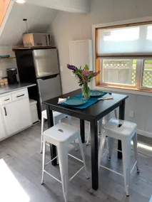 Modern Oceanview Cottage - Image 2