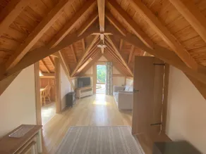Cosy 1 bedroom private loft with kitchen. - Image 3