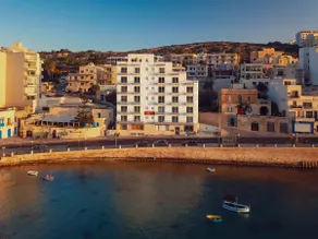 Deluxe Studio with Street View in St. Paul’s Bay - Image 3