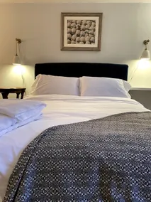 A chic suite nestled in Norfolk, pet friendly. - Image 5