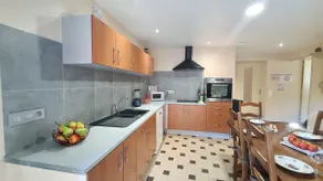 Spacious and Comfortable Country House - Image 4