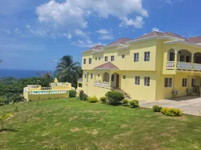 Spacious 1 Bedroom Suite (with Pool View) - Image 2