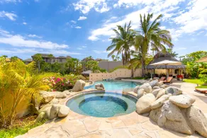Villa with staff at an unbeatable price! - Image 2