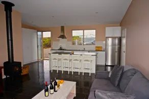 Hanson Bay Cabins - Image 4