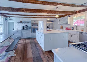 5 acre farmhouse near vineyards beach casino - Image 4