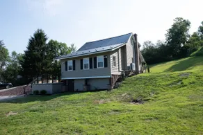 House near fishing, hiking trails & State Parks - Image 2