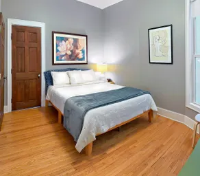 Historic Apartment on the Woodstock Square - Image 4