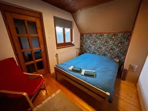 Forestside Holiday Home near Swimming Lake - Image 4