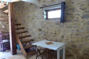 Small village house in Parlatges - Image 4