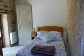 Small village house in Parlatges - Image 3