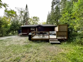 Woodland Beach Tiny/ Wasaga Cottage  2 min to the beach - Image 3