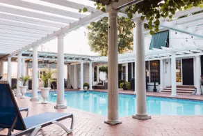 Beautiful 6-bed home with pool and 2 hot tubs - Image 4