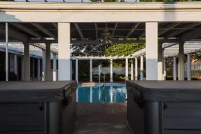 Beautiful 6-bed home with pool and 2 hot tubs - Image 5