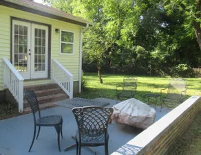 Bungalow Retreat - Pet Friendly - Historic Home in Huntersville - Image 4