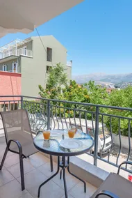 Centrally located 1 BD Apartment with GardenView - Image 5