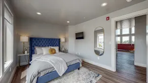 Gorgeous views: Suite by the Bay Old Town Eureka - Image 4